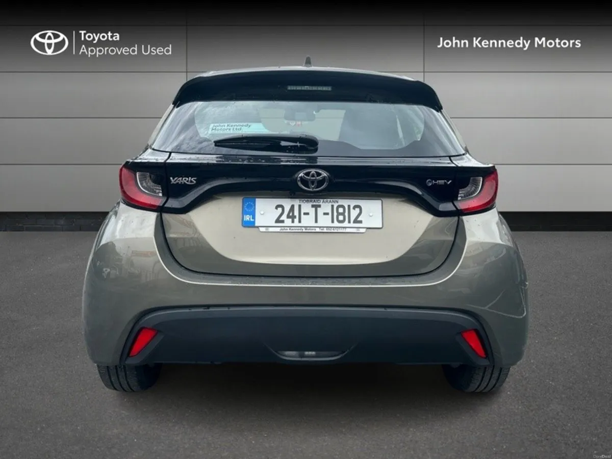 Toyota Yaris HYBRID 1.5 LUNA - Image 4