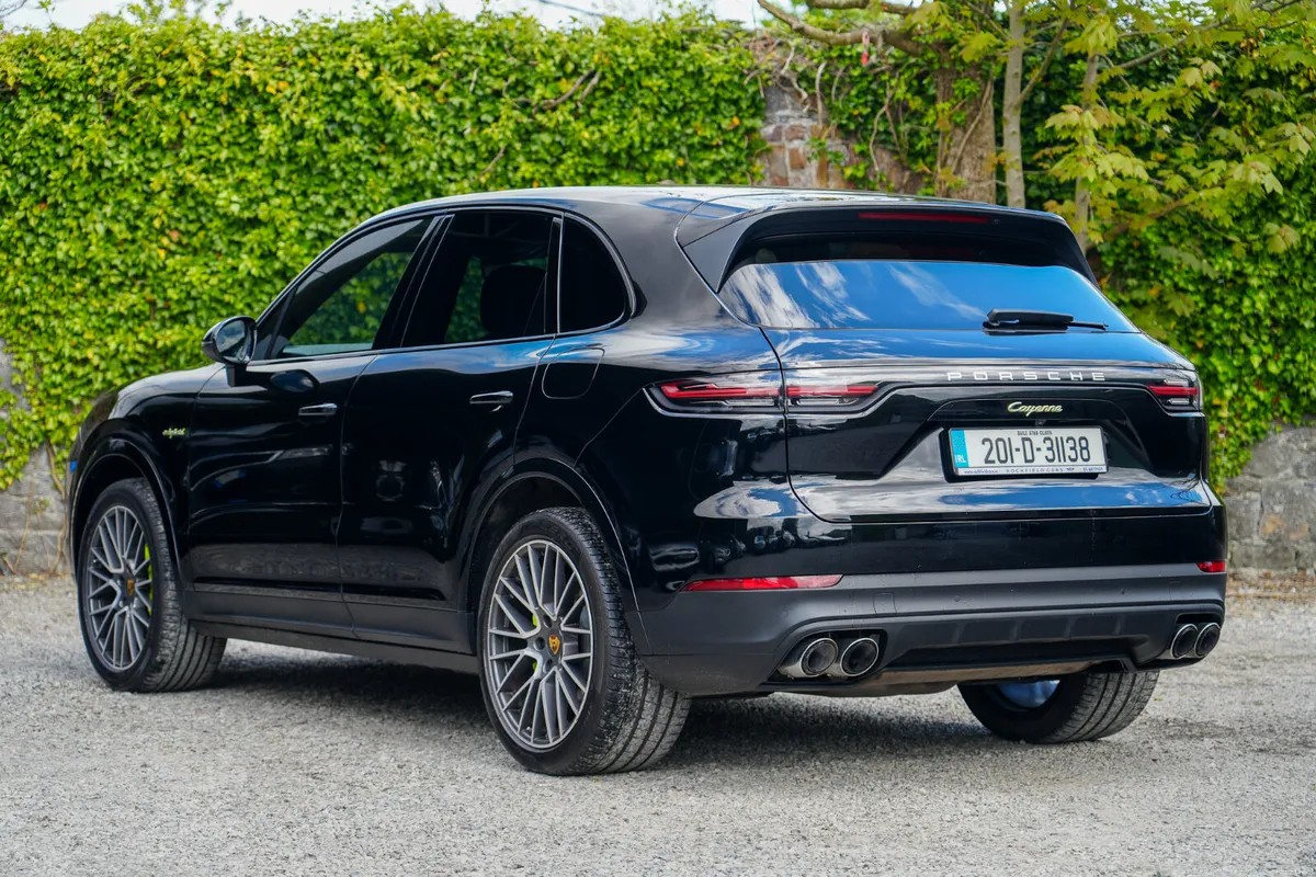 2020 Porsche Cayenne 3.0 V6 Plug In Hybrid - Image 3
