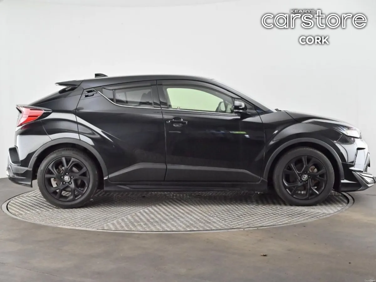 Toyota C-HR 1.8 HYBRID Auto (Full KIT) - Image 3