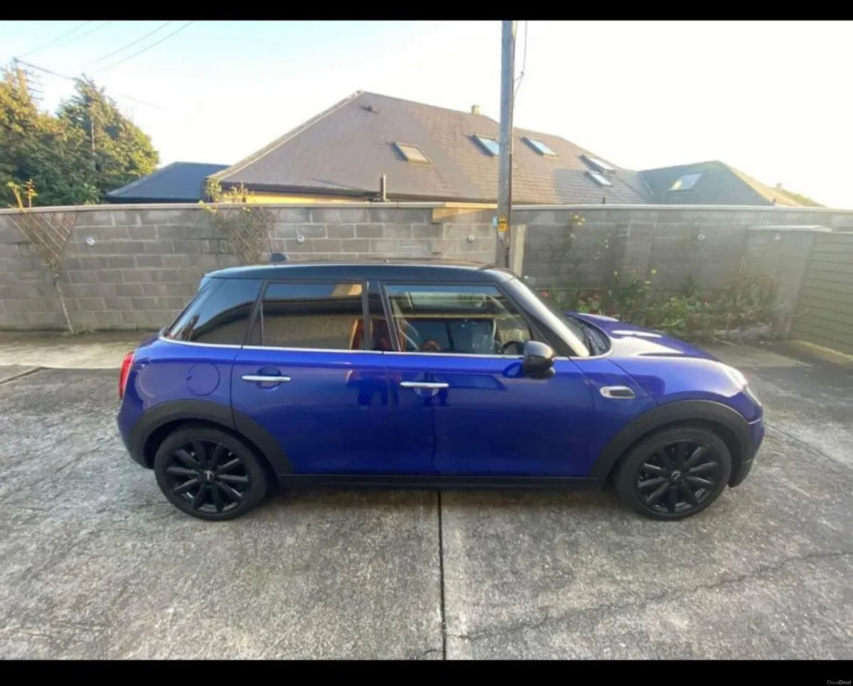 Mini Cooper 2018 - Image 1