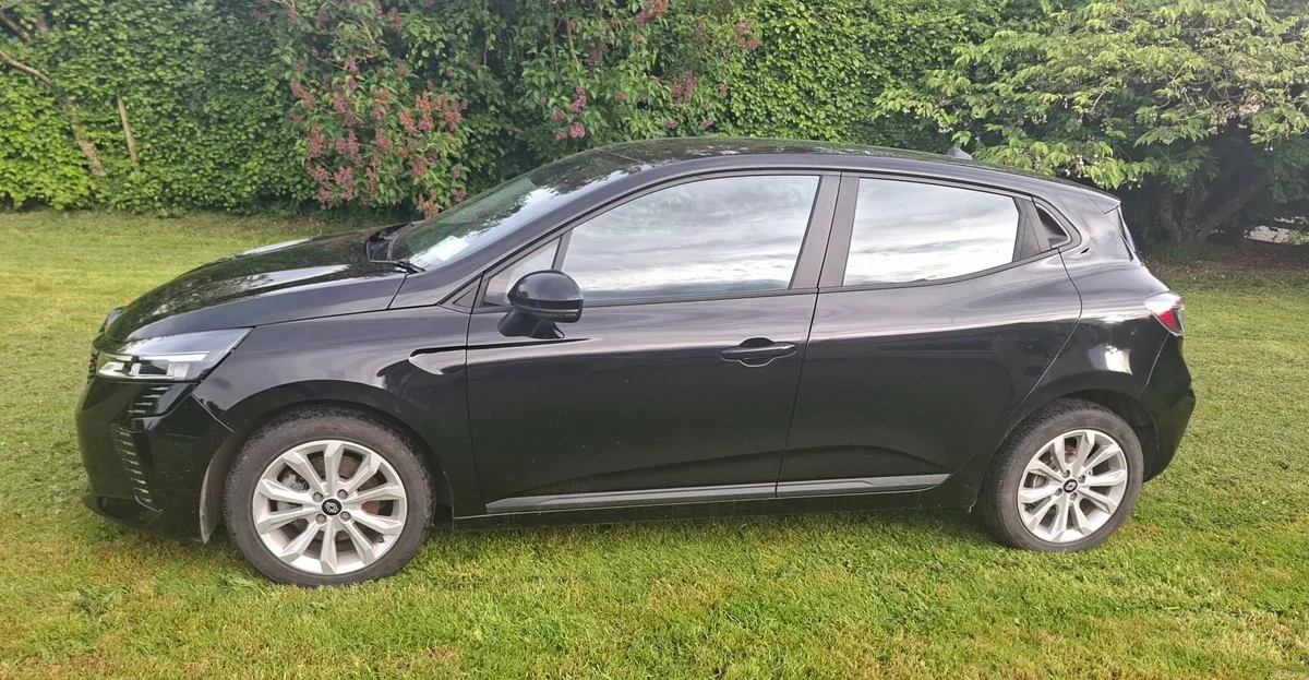 Renault Clio hybrid - Image 2