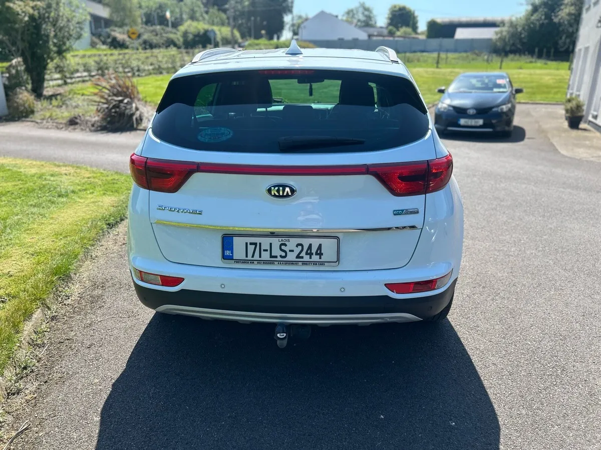 171 Kia Sportage (extras) - Image 2