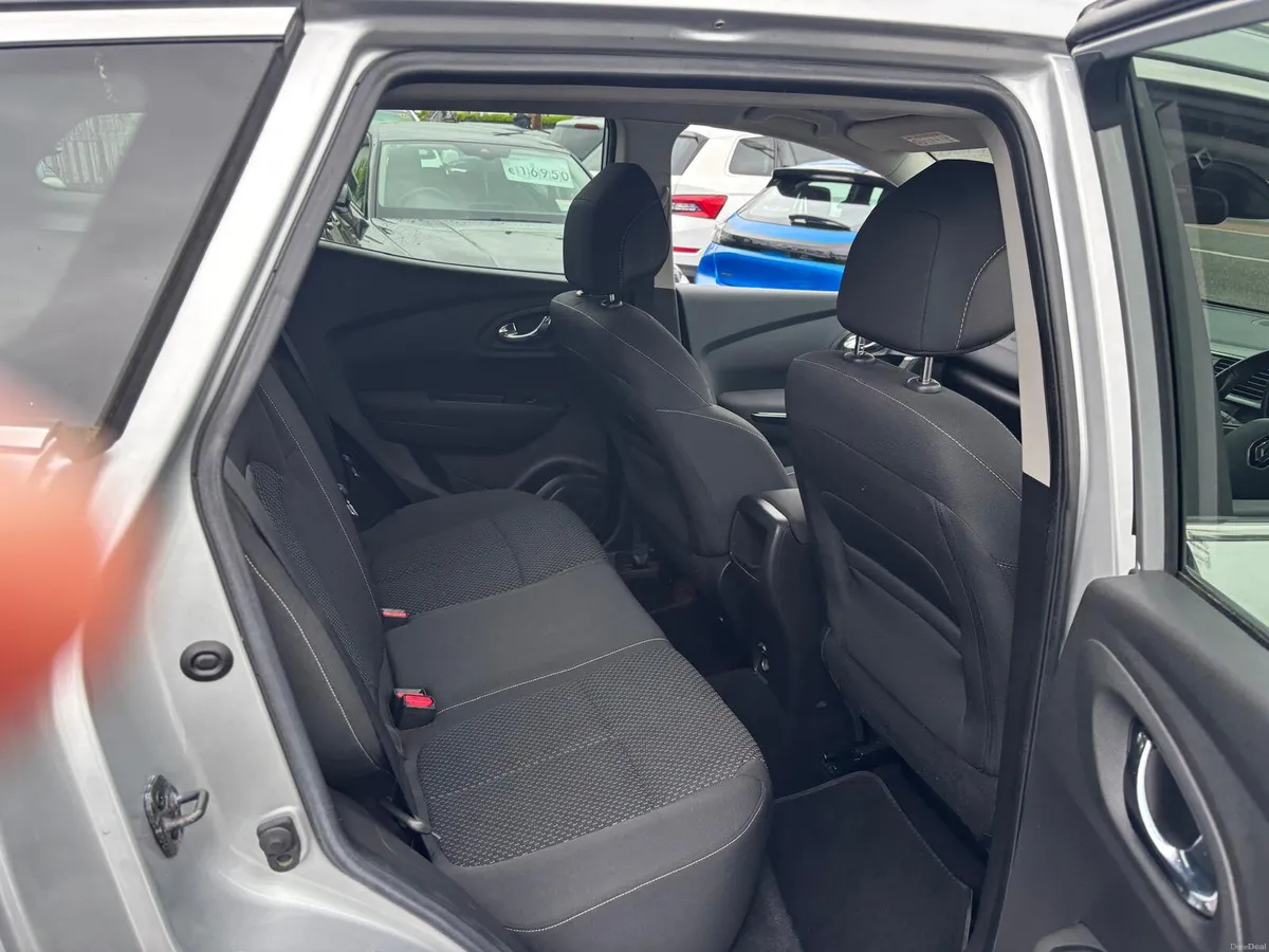 Renault Kadjar  2016  DIESEL  LOW  MILEAGE - Image 5