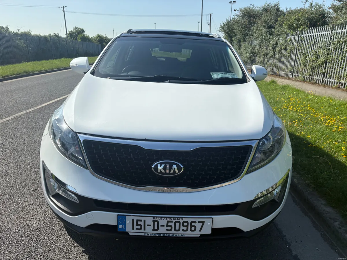 Sportage tax, tested, sunroof, low km - Image 2