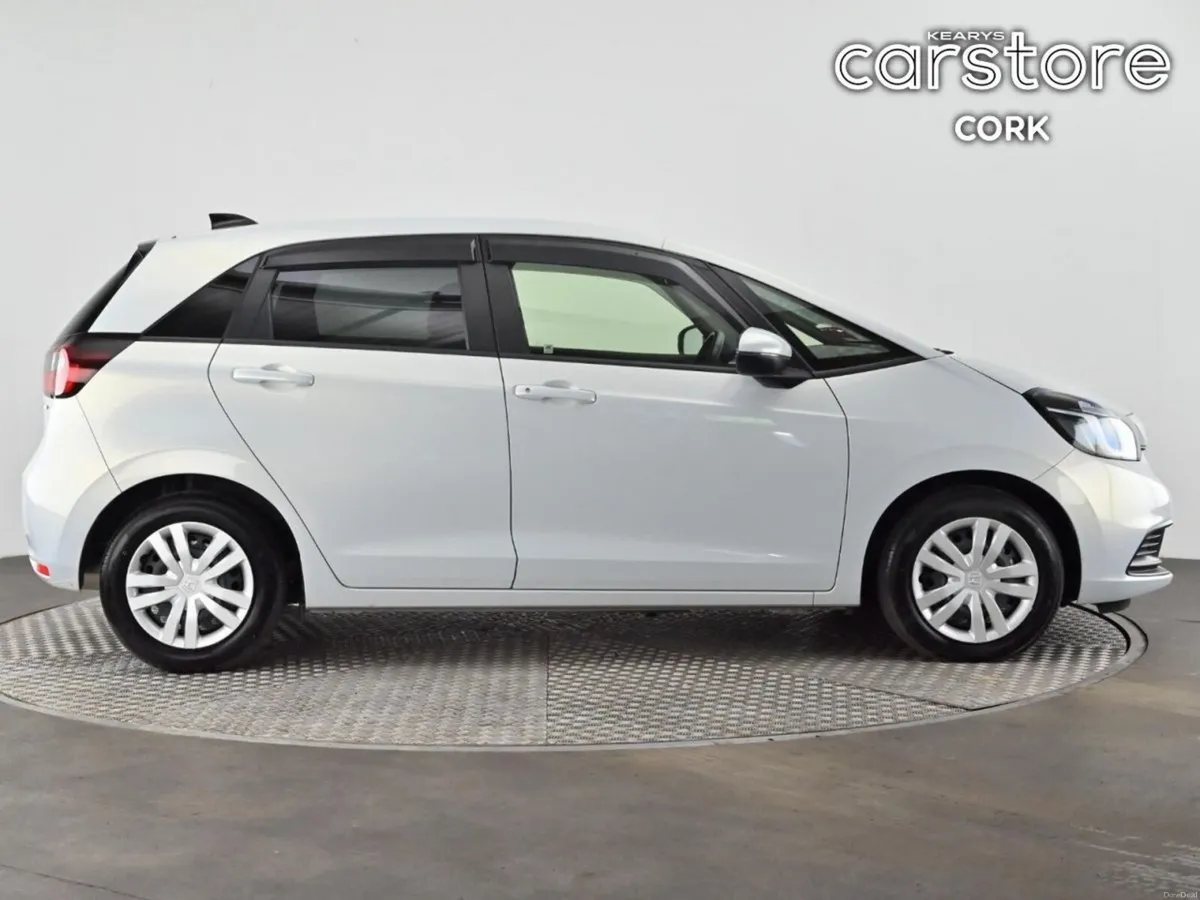 Honda Fit 1.5i-MMD HEV Auto - Image 2