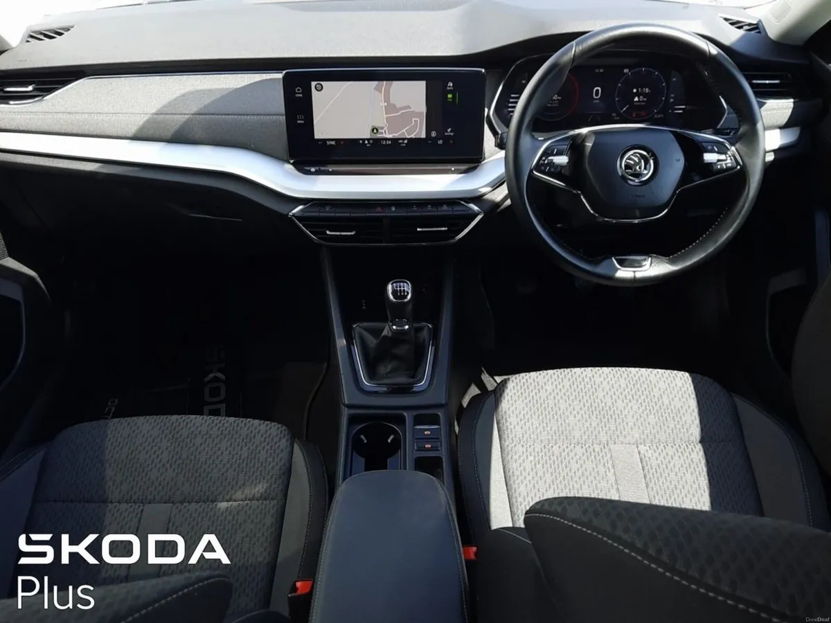 Skoda Octavia **STYLE MODEL** 2.0TDI 115BHP - Image 2