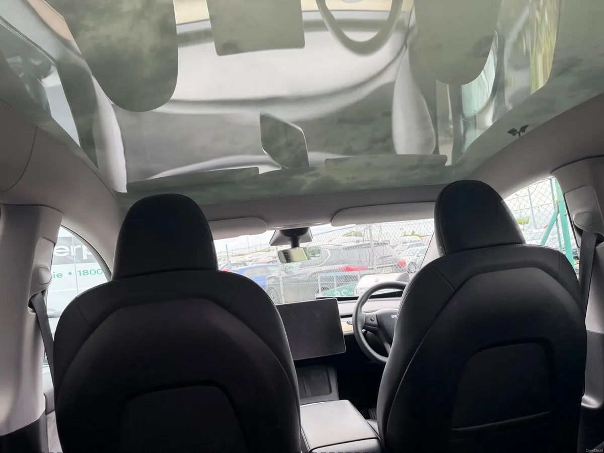 Tesla Model Y  long range dual motor - Image 2