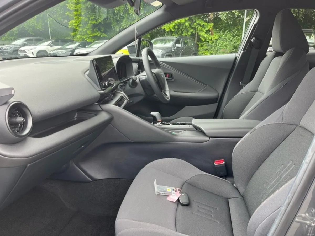 Toyota C-HR C-HR HYBRID SPORT - Image 6