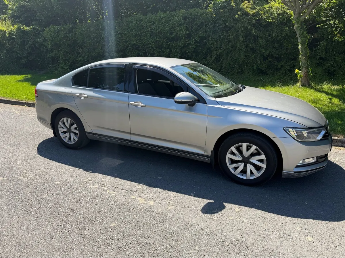 Volkswagen Passat 2015 €4950 new nct - Image 1