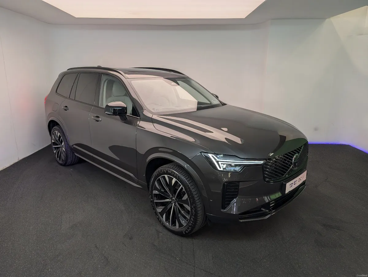Volvo XC90 PHEV Ultra Dark **PANO ROOF** - Image 2