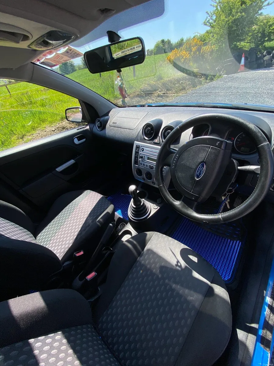 Ford fiesta - Image 4