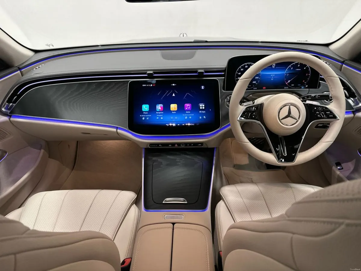 Mercedes-Benz E-Class E220 D Exclusive + - Image 4