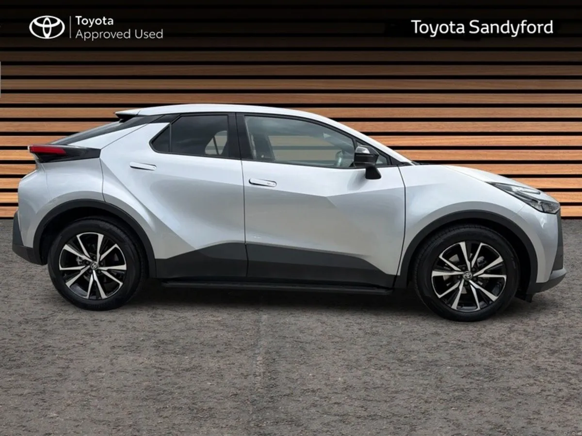 Toyota C-HR HYBRID SPORT // SIDE STEPS // APPLE CA - Image 3
