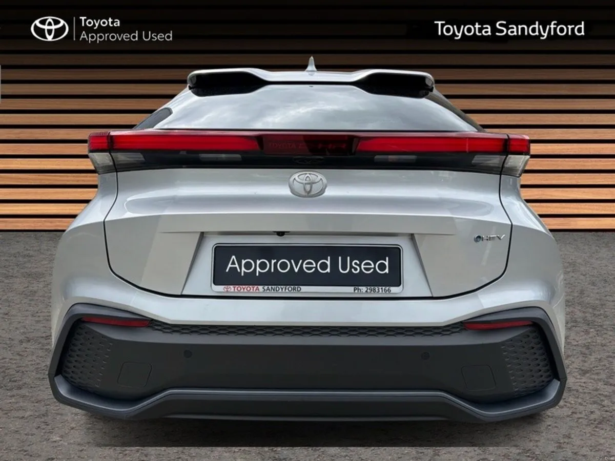Toyota C-HR HYBRID SPORT // SIDE STEPS // APPLE CA - Image 4