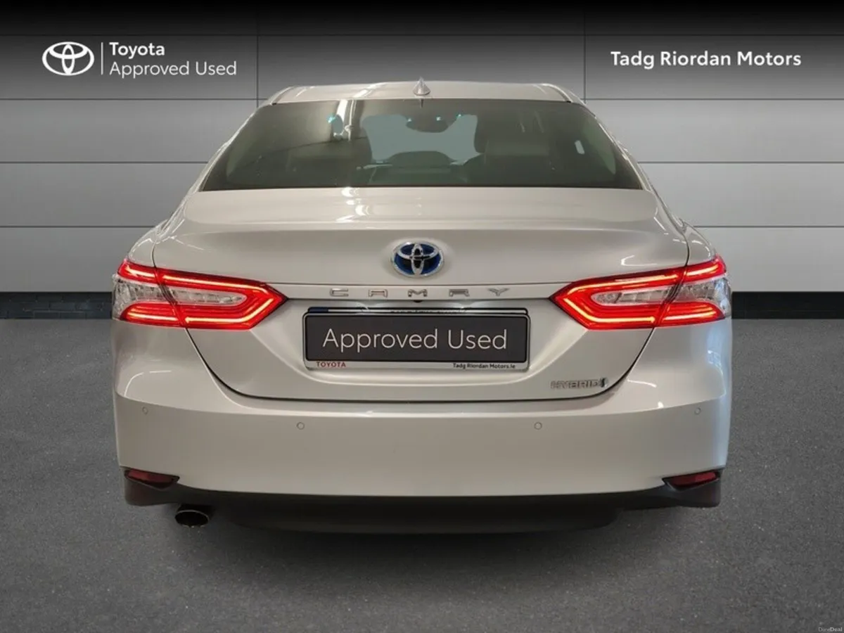 Toyota Camry HYBRID PLATINUM - Image 4