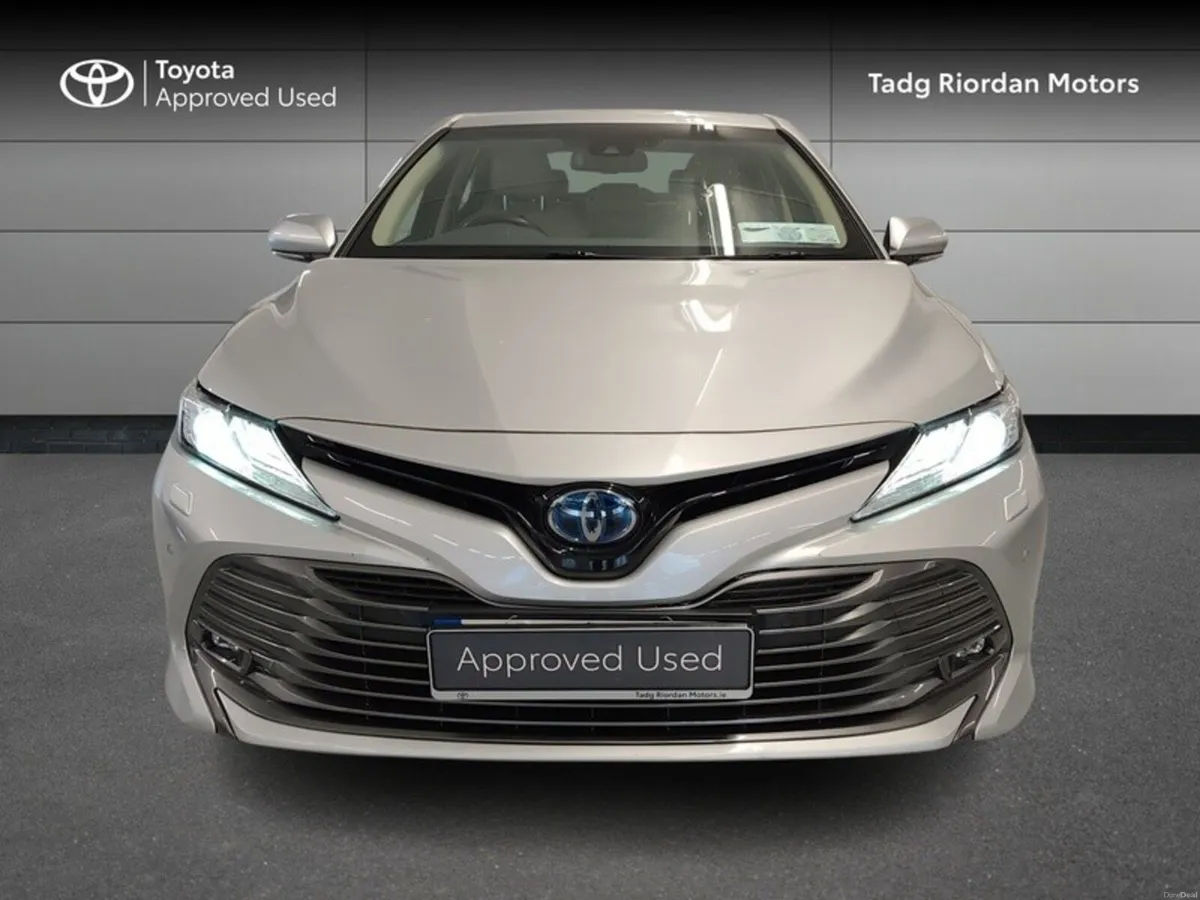 Toyota Camry HYBRID PLATINUM - Image 5