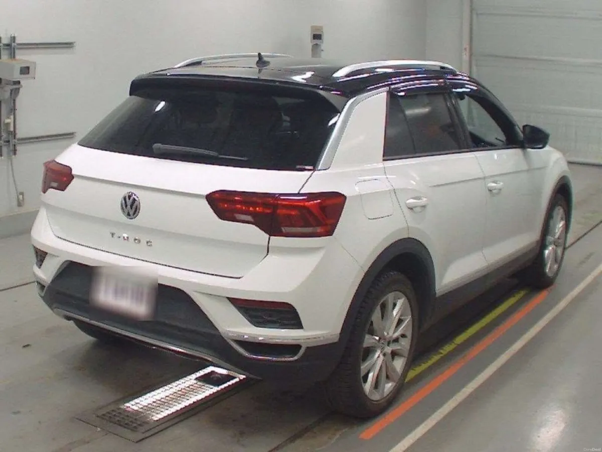 Volkswagen T-Roc 2.0 TDI SPORTS - BLACK HALF LEATH - Image 2