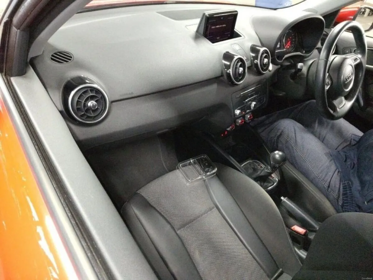 Audi A1 1.0 AUTOMATIC - RED/BLACK TWO TONE - FACTO - Image 3