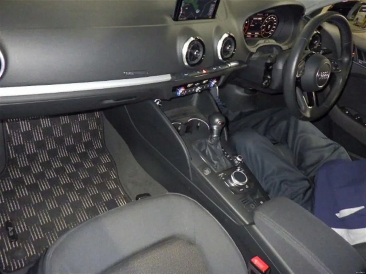 Audi A3 1.4 TSI AUTOMATIC - FACTORY ALLOYS - CRUIS - Image 3