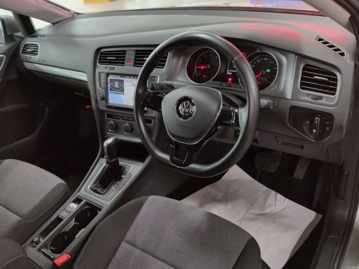 Volkswagen Golf 1.2 AUTOMATIC - 15'' FACTORY ALLOY - Image 3