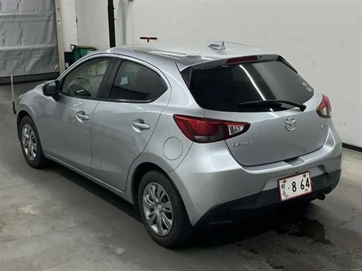 Mazda Demio 1.3 AUTOMATIC - REAR CAMERA - Image 2
