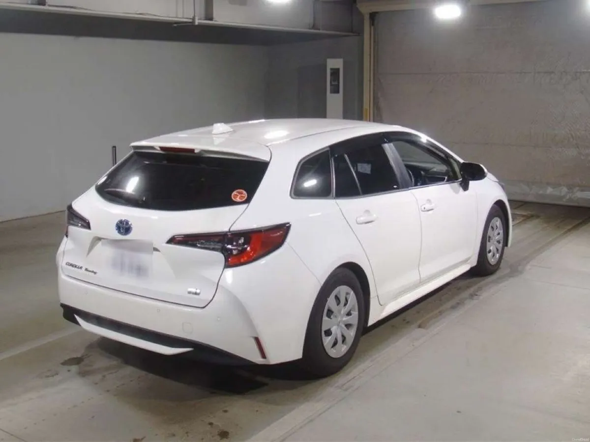 Toyota Corolla 1.8 HYBRID - TOYOTA SAFETY SENSE - - Image 2