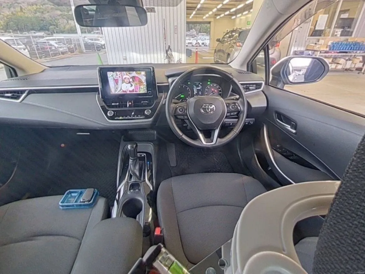 Toyota Corolla 1.8 HYBRID SALOON - NEW MODEL - LED - Image 3
