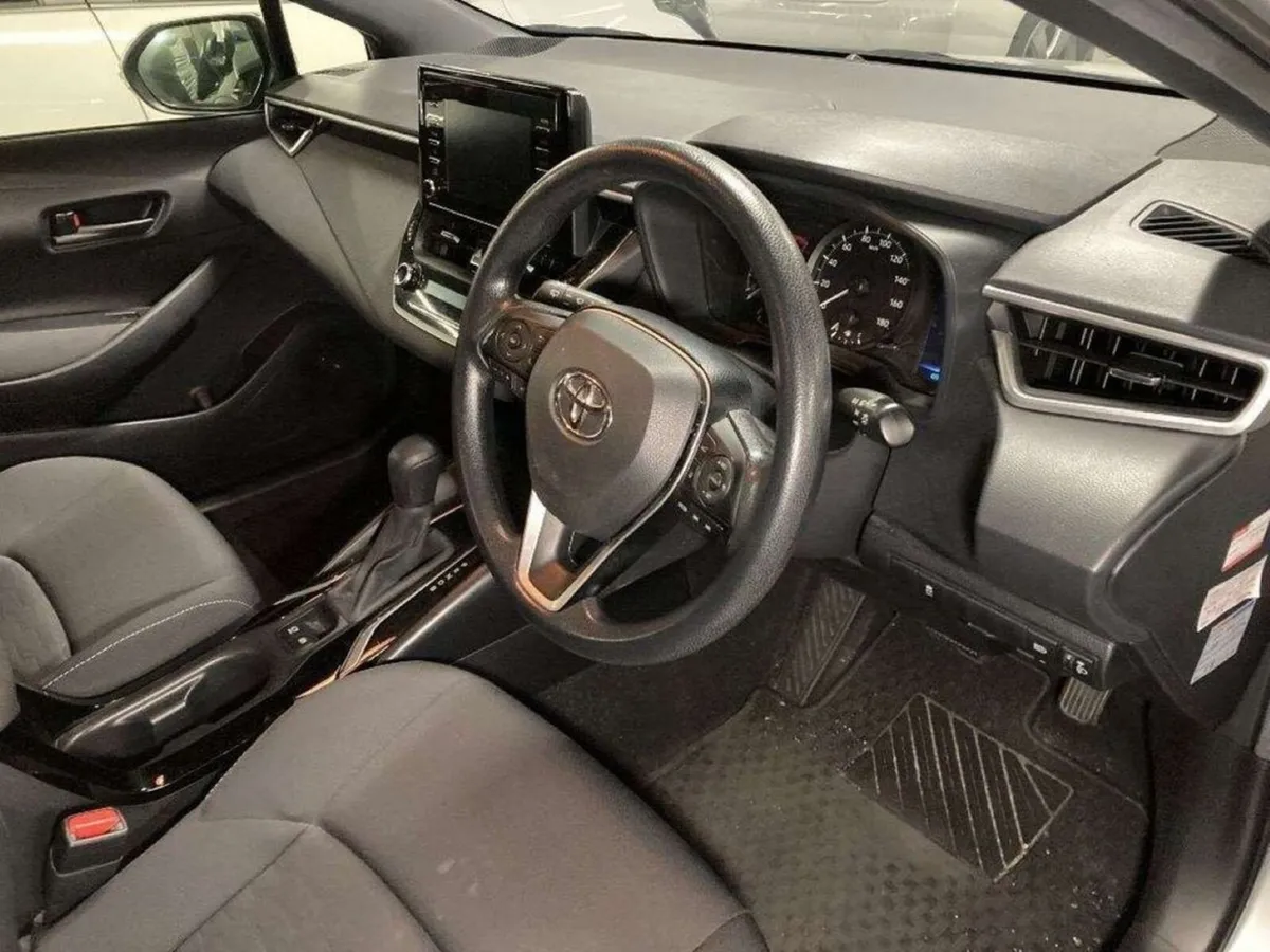 Toyota Corolla 1.8 HYBRID - TOYOTA SAFETY SENSE - - Image 3