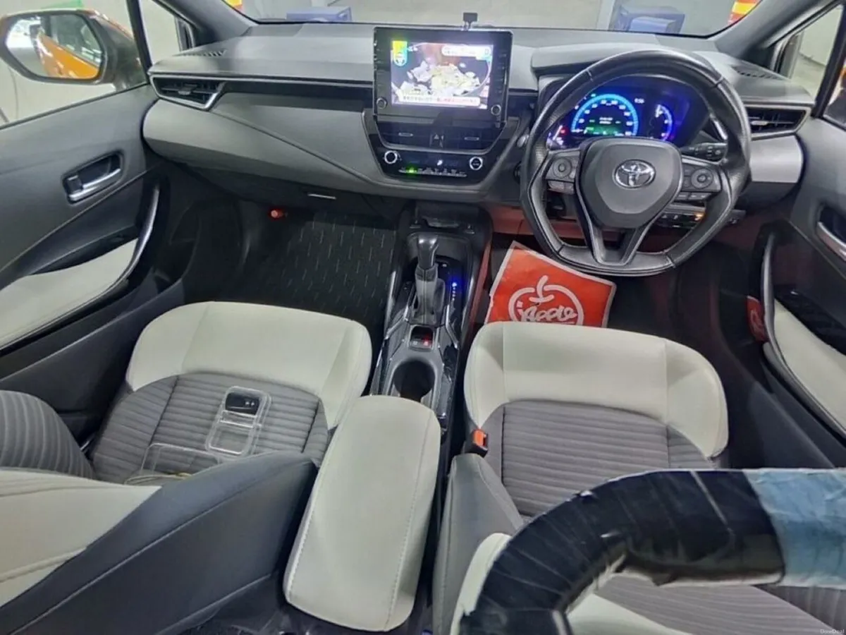 Toyota Corolla 1.8 HYBRID TOURING WXB ESTATE - WHI - Image 3
