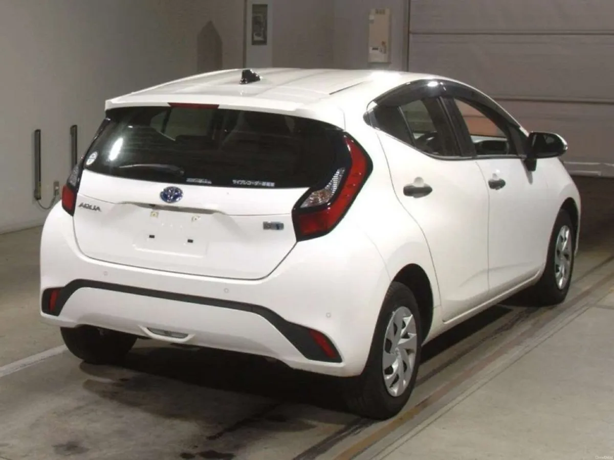 Toyota Aqua 1.5 HYBRID - PUSH BUTTON START- TOYOTA - Image 2