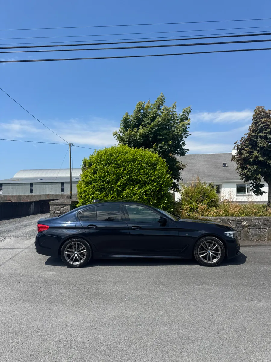 BMW 5-Series 2018 - Image 2