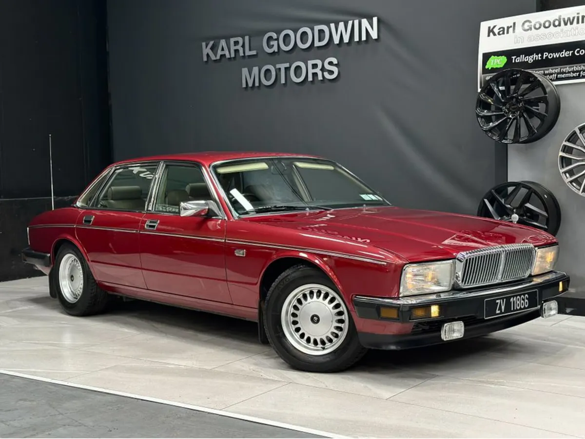 XJ40 4.0 4DR AUTO - Image 1