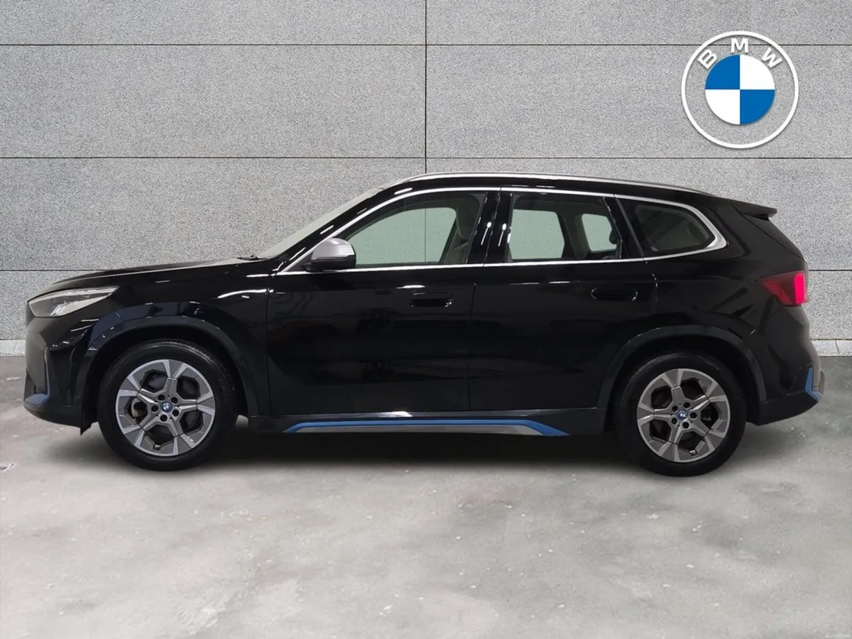 BMW iX1 xDrive30 xLine - Image 4