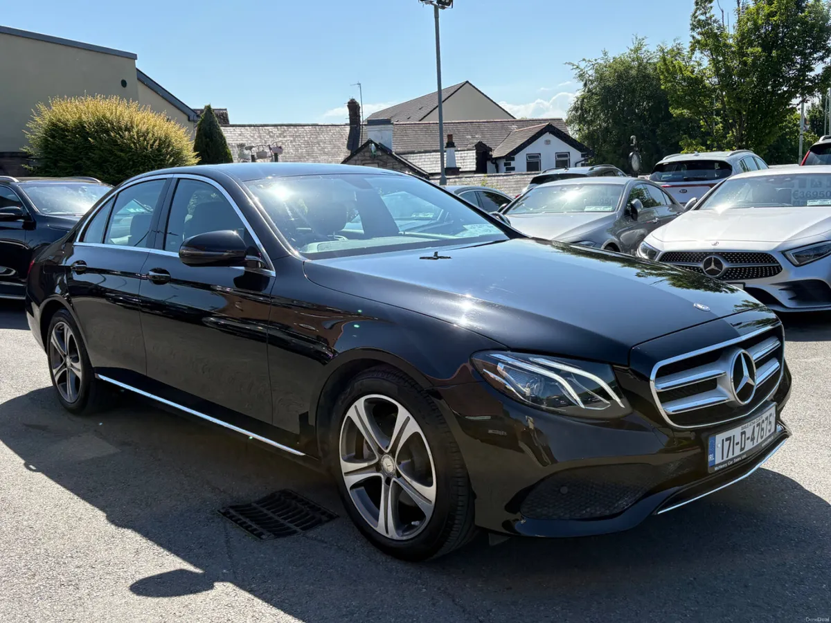 171 Mercedes-Benz E220 SE *Low Kils* - Image 3