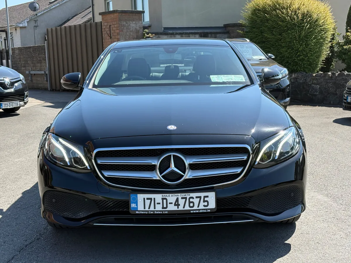 171 Mercedes-Benz E220 SE *Low Kils* - Image 2