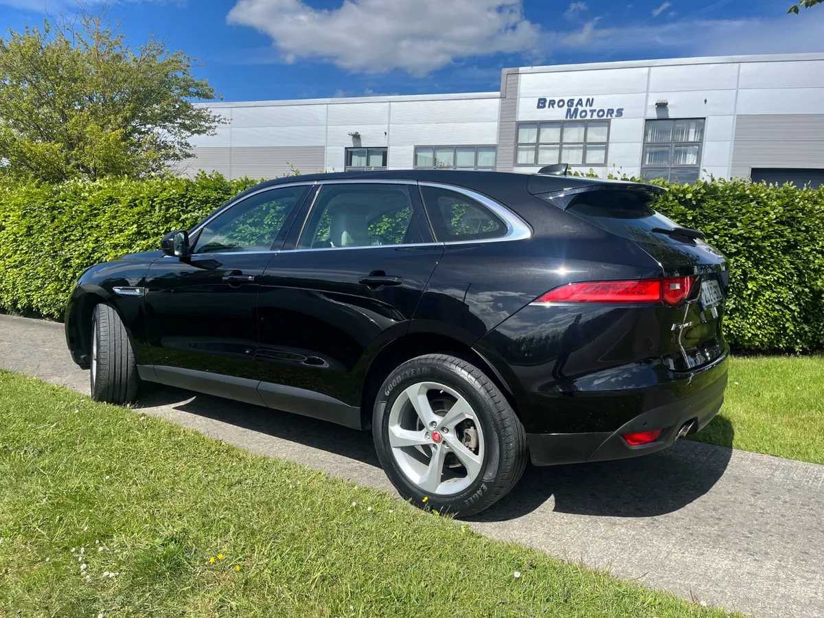 Jaguar F-Pace 20  2.0 D 180PS  FSH/New Nct 08/28 - Image 6