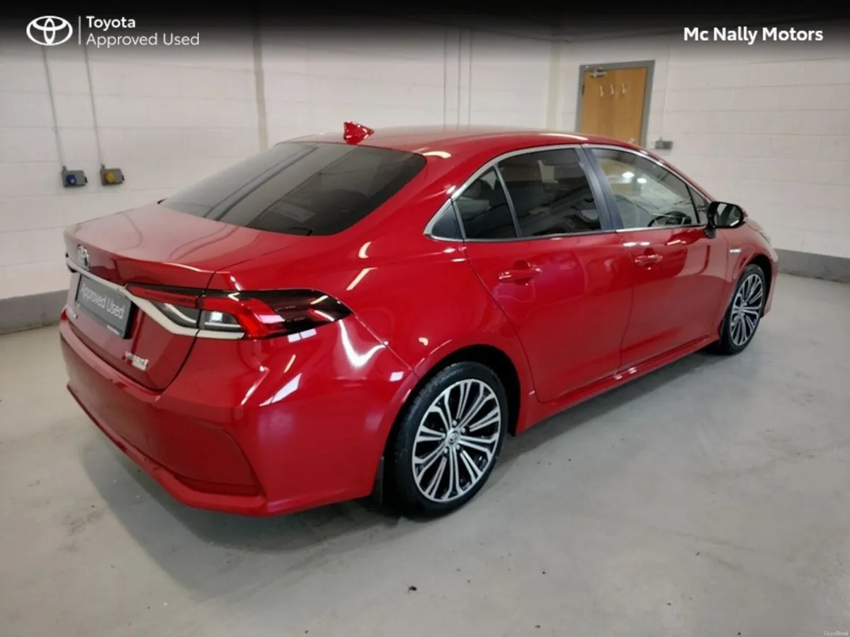 Toyota Corolla HYBRID SALOON LUNA SPORT 4DR AUTO - Image 3