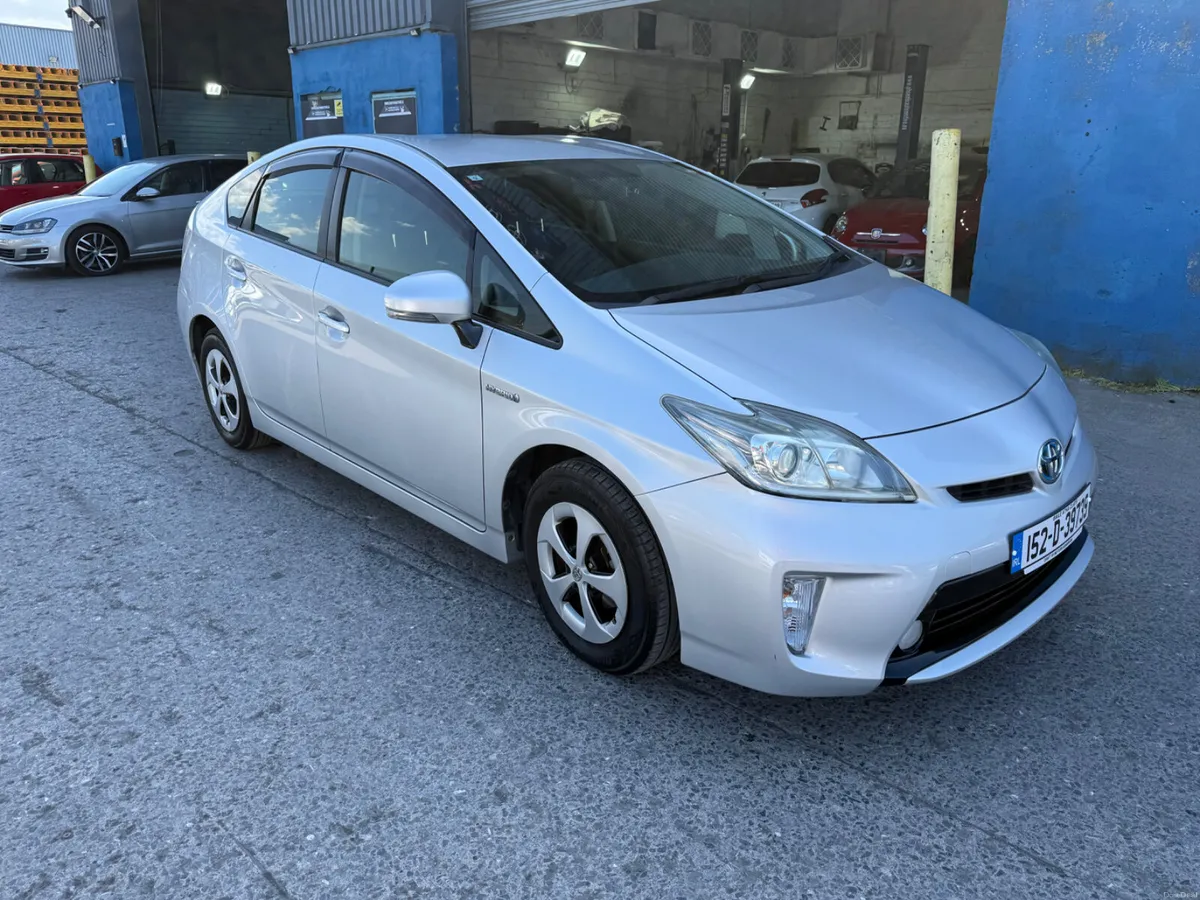 2015 Toyota Prius Hybrid Automatic - Image 3