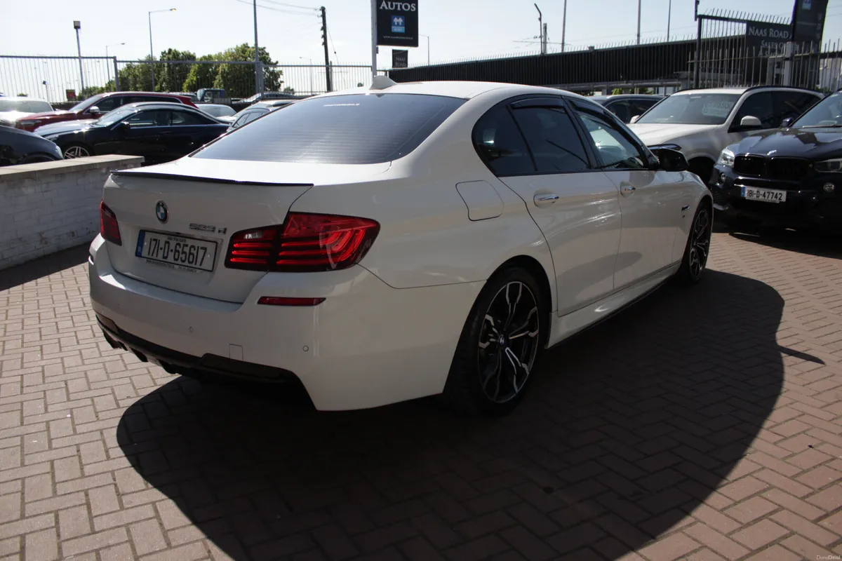 523D 4DR M-SPORT SALOON AUTO  // UPGRADED M-SPORT - Image 4