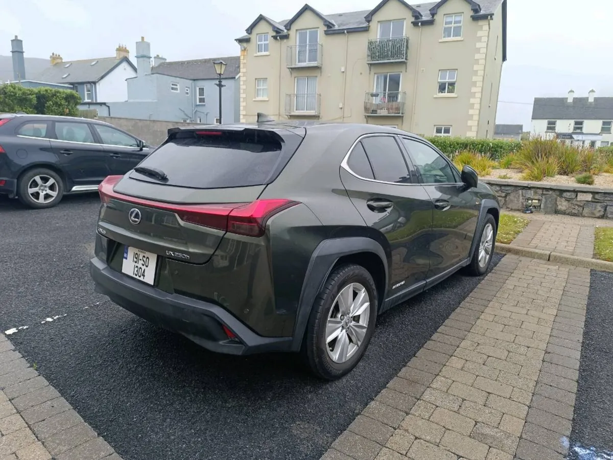 2019 Lexus UX hybrid. Lux Nori green. New NCT/ Tax - Image 6