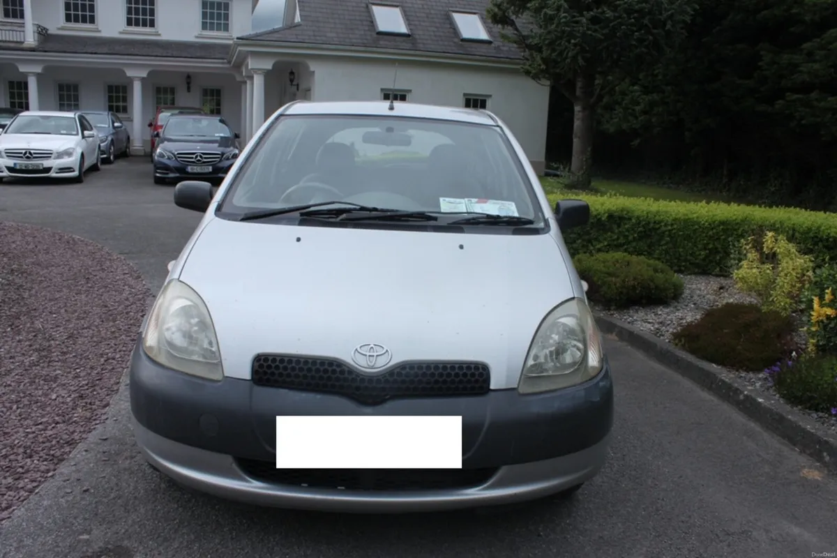 Toyota Yaris 1.0L, 2000 - Image 1