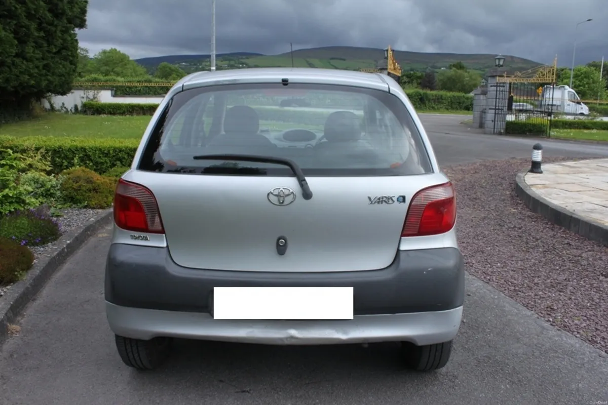 Toyota Yaris 1.0L, 2000 - Image 2