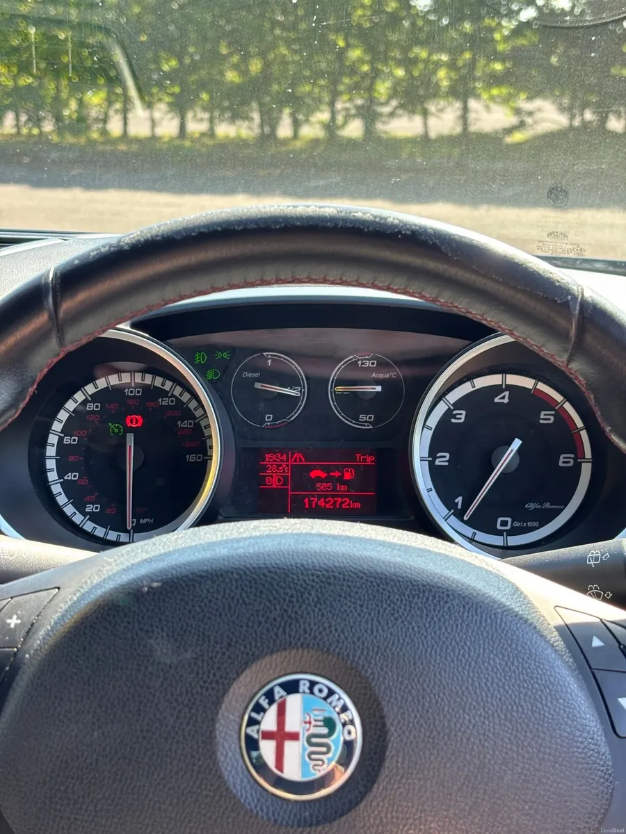 Alfa Romeo Giulietta 2011 - Image 4