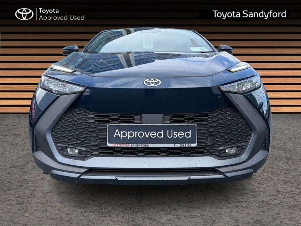 Toyota C-HR HYBRID SPORT WITH EXTRAS // HEATED SEA - Image 5