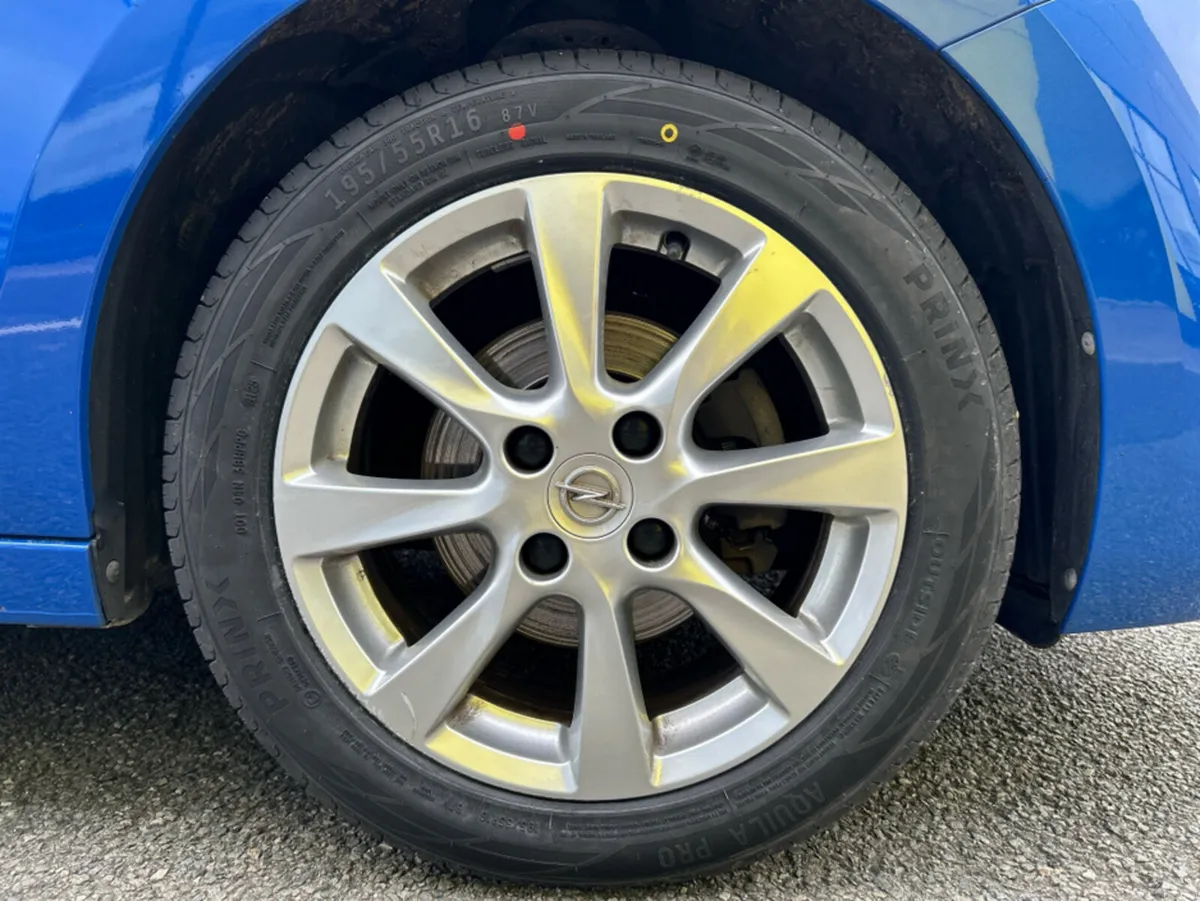 Opel Corsa SC-1.2 75PS-PET-5SP-MY22 4DR - Image 5