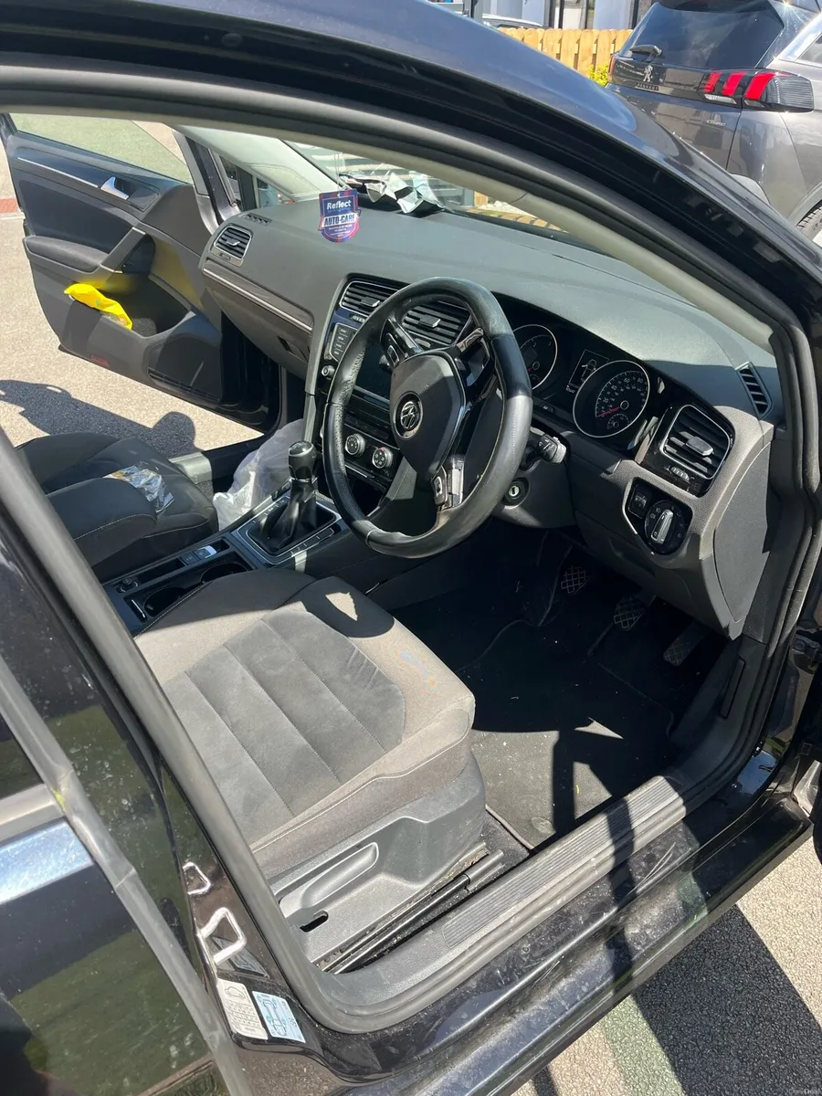 Volkswagen Golf - Image 2