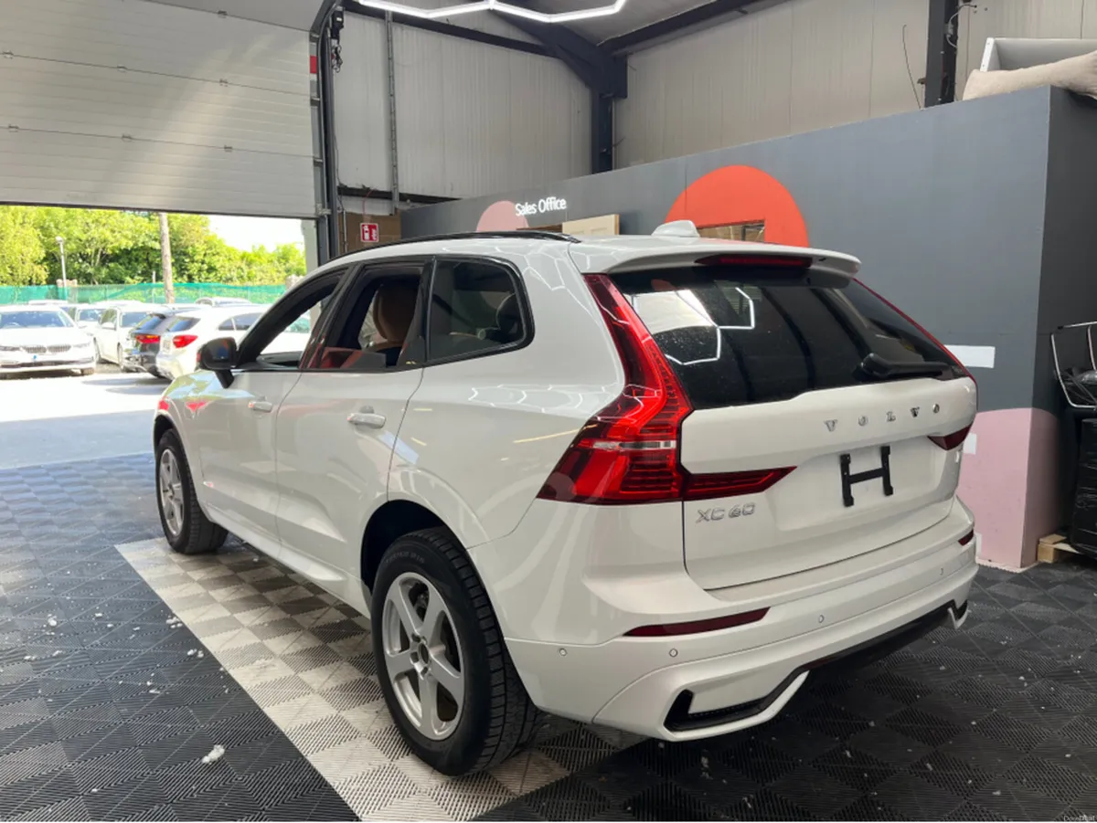 Volvo XC60 2023 VOLVO XC60 RECHARGE T6 2.0 AUTOMAT - Image 4