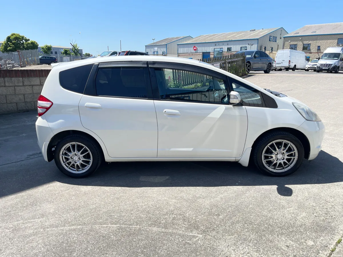 2008,Honda FIT GE6 1.3 5DR Automatic - Image 4
