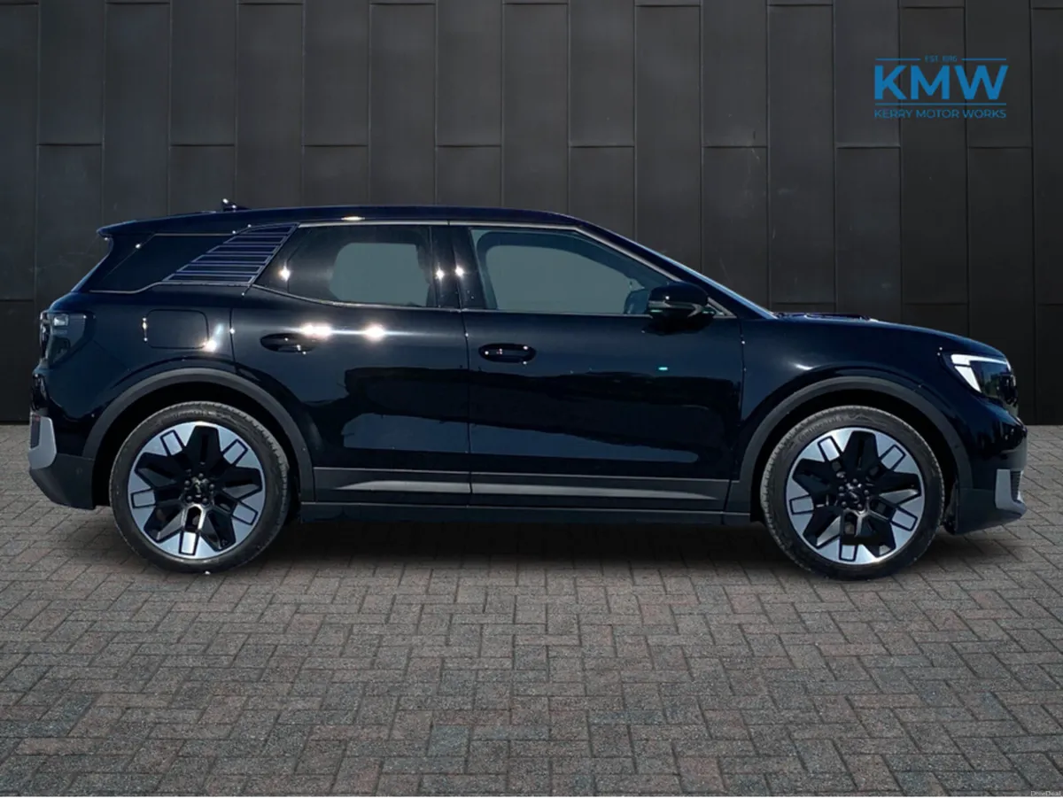 Ford Explorer Premium 77KWh Driver assistance pack - Image 1