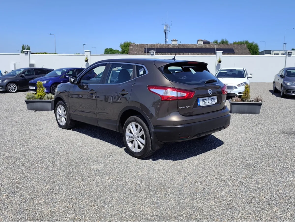 Nissan Qashqai 1.5 DIESEL SV E6 4DR - Image 4